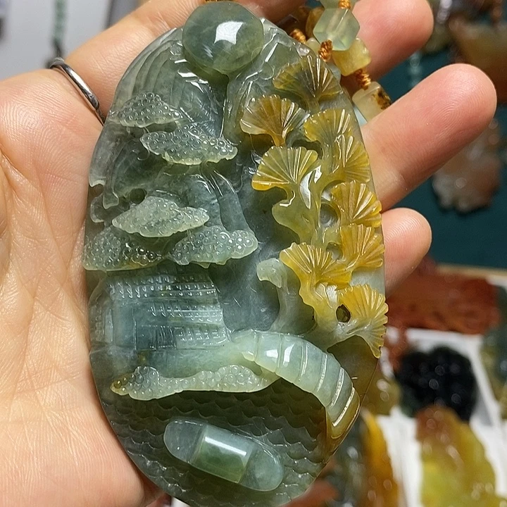 翡翠未镶嵌吊坠(赠链)
