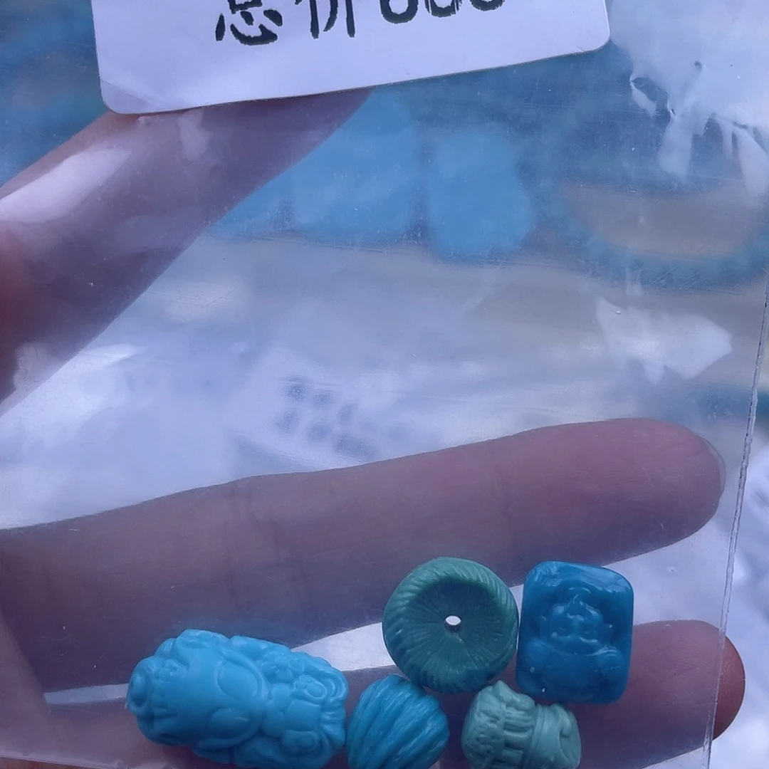 绿松石未镶嵌天然原矿绿松石雕刻件