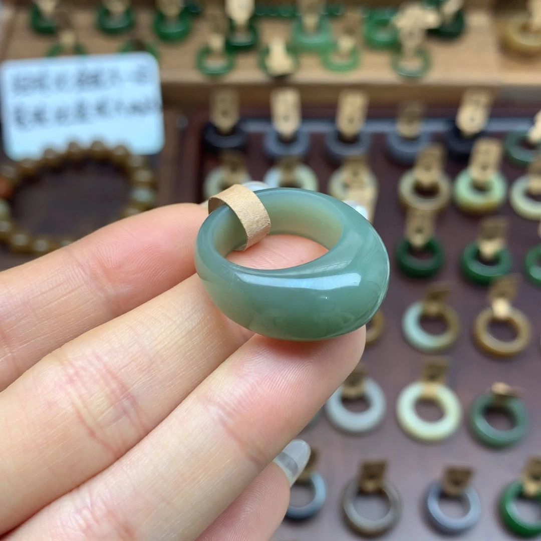 和田玉戒指未镶嵌野牛沟