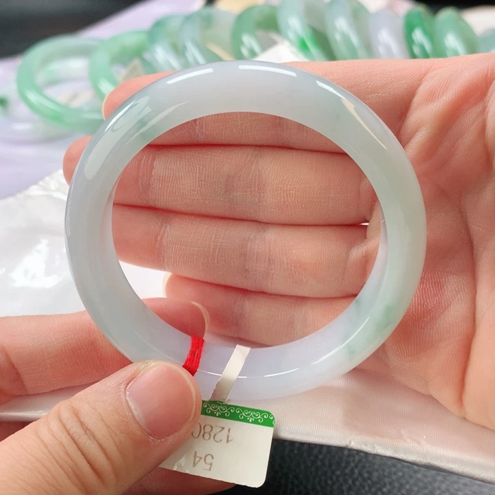 翡翠手镯未镶嵌缅甸A货翡翠手镯