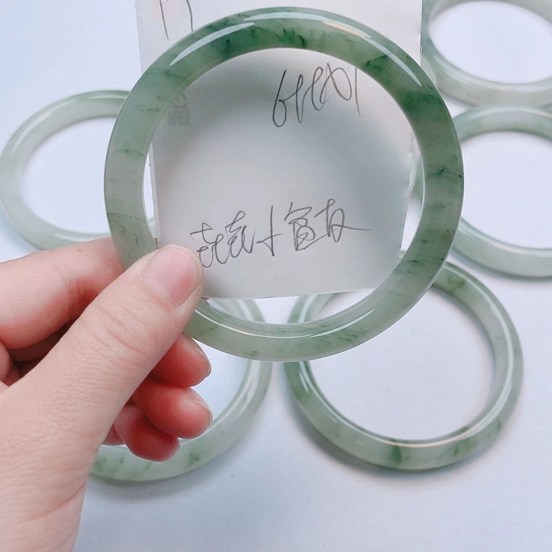 未镶嵌手镯石英岩玉垚***友