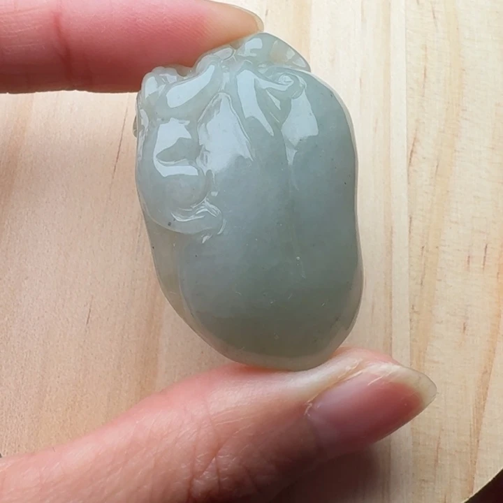 翡翠未镶嵌颈饰吊坠