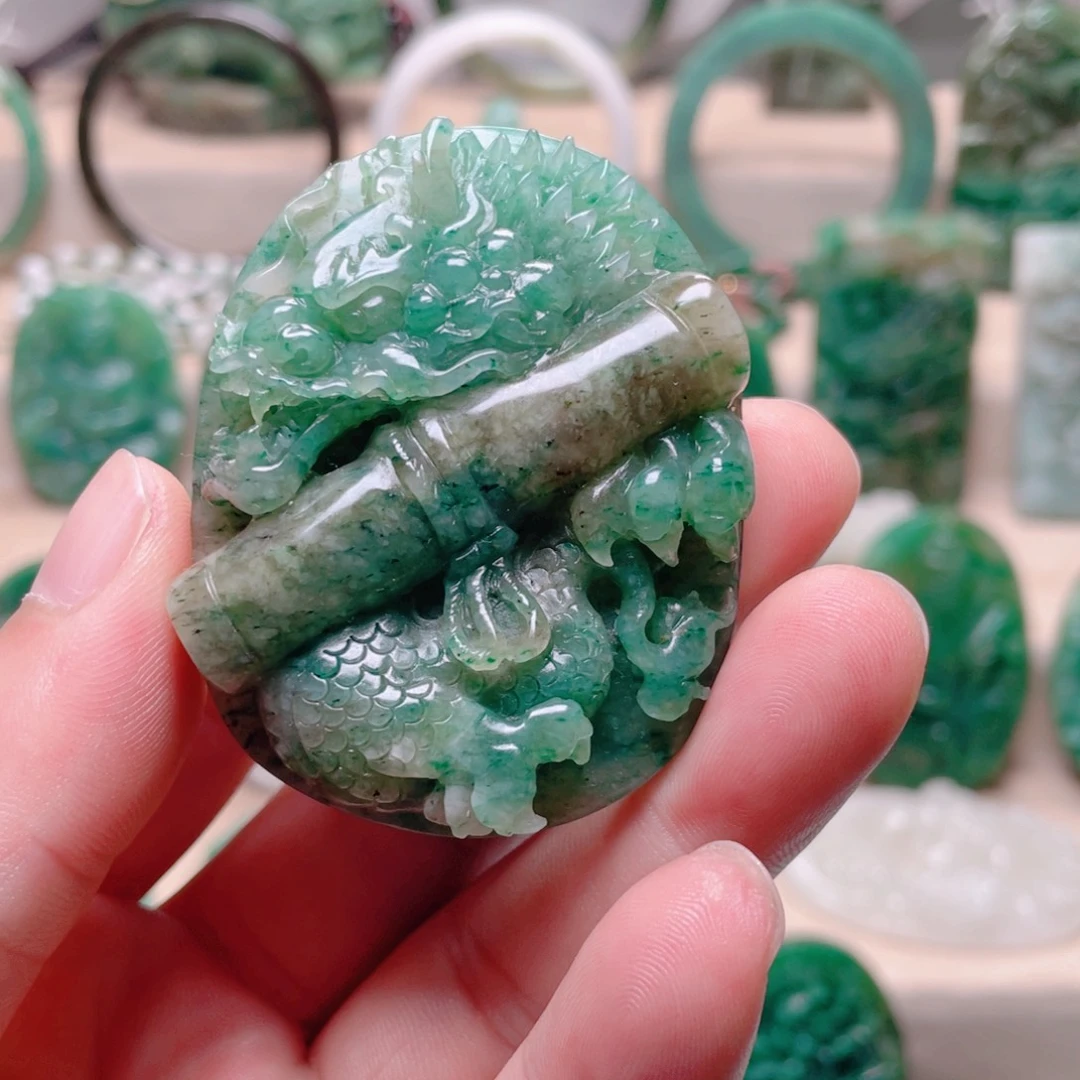 独山玉未镶嵌颈饰