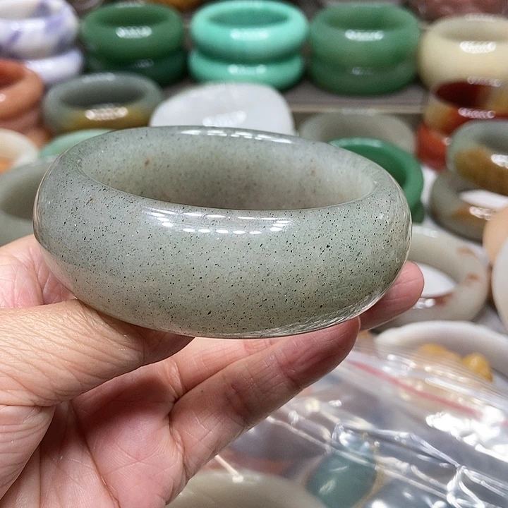 石英质玉手镯未镶嵌平****福