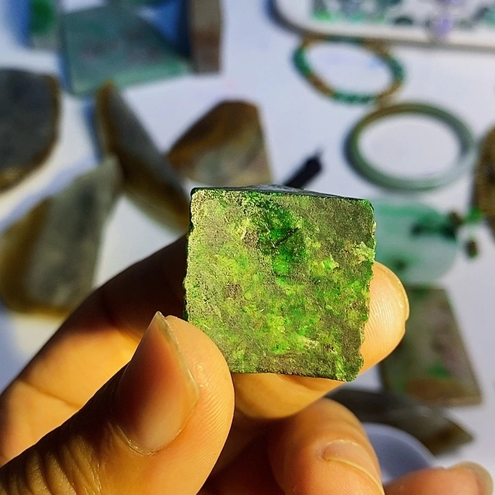 咸***牙翡翠散珠天然翡翠A货挂件