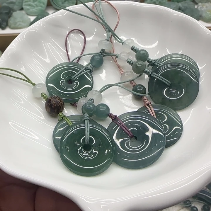 翡翠未镶嵌手链七个手机扣