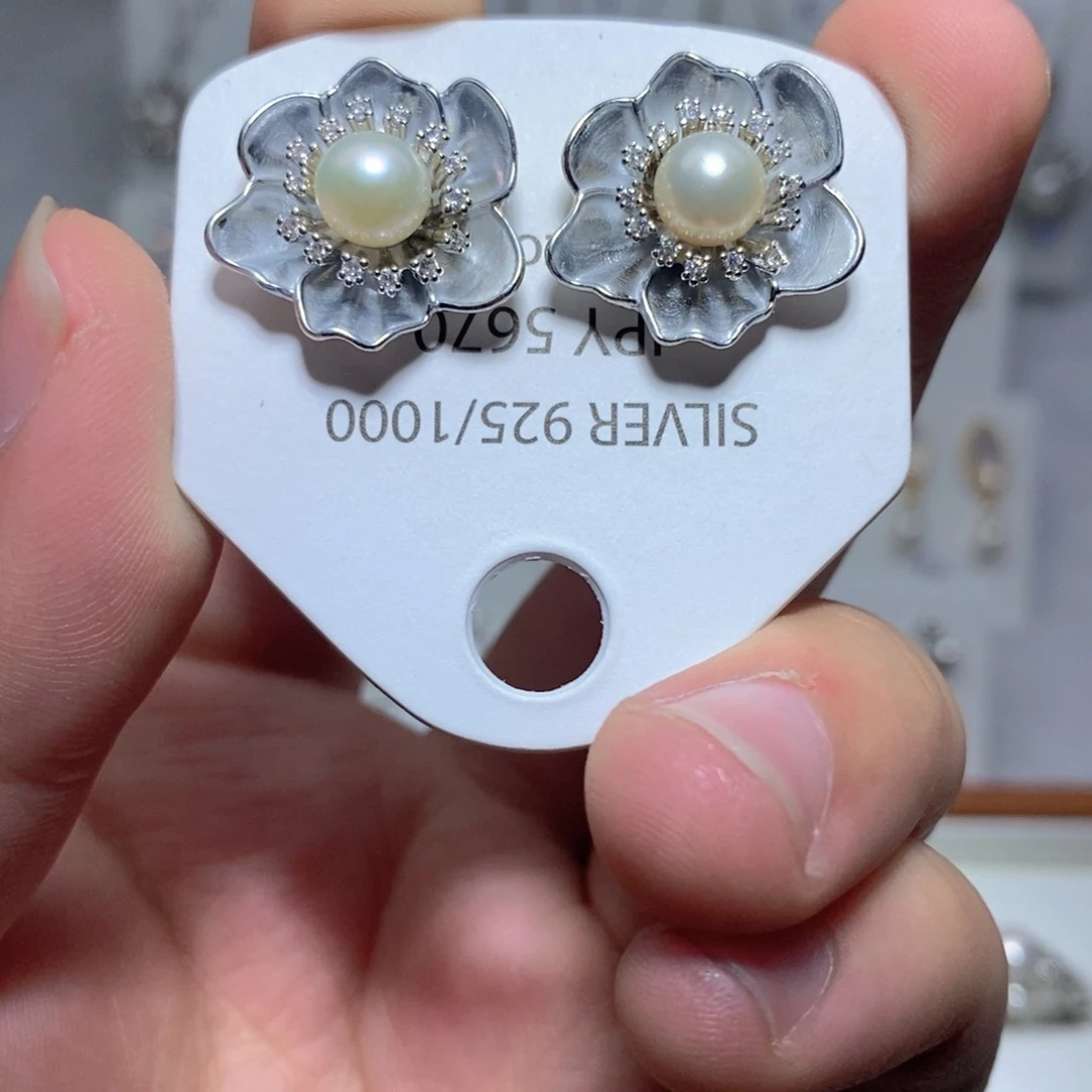 淡水珍珠银S925镶嵌耳饰