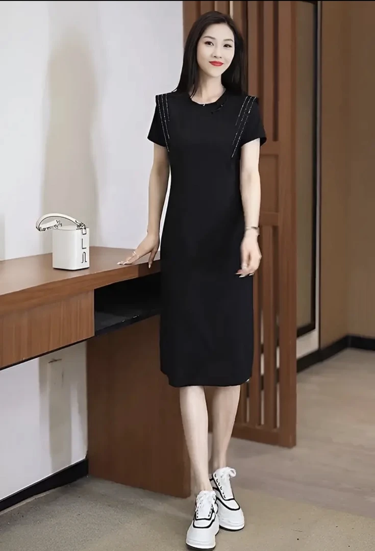 夏季洋气时尚收腰显瘦遮肉小黑裙女士连衣裙021