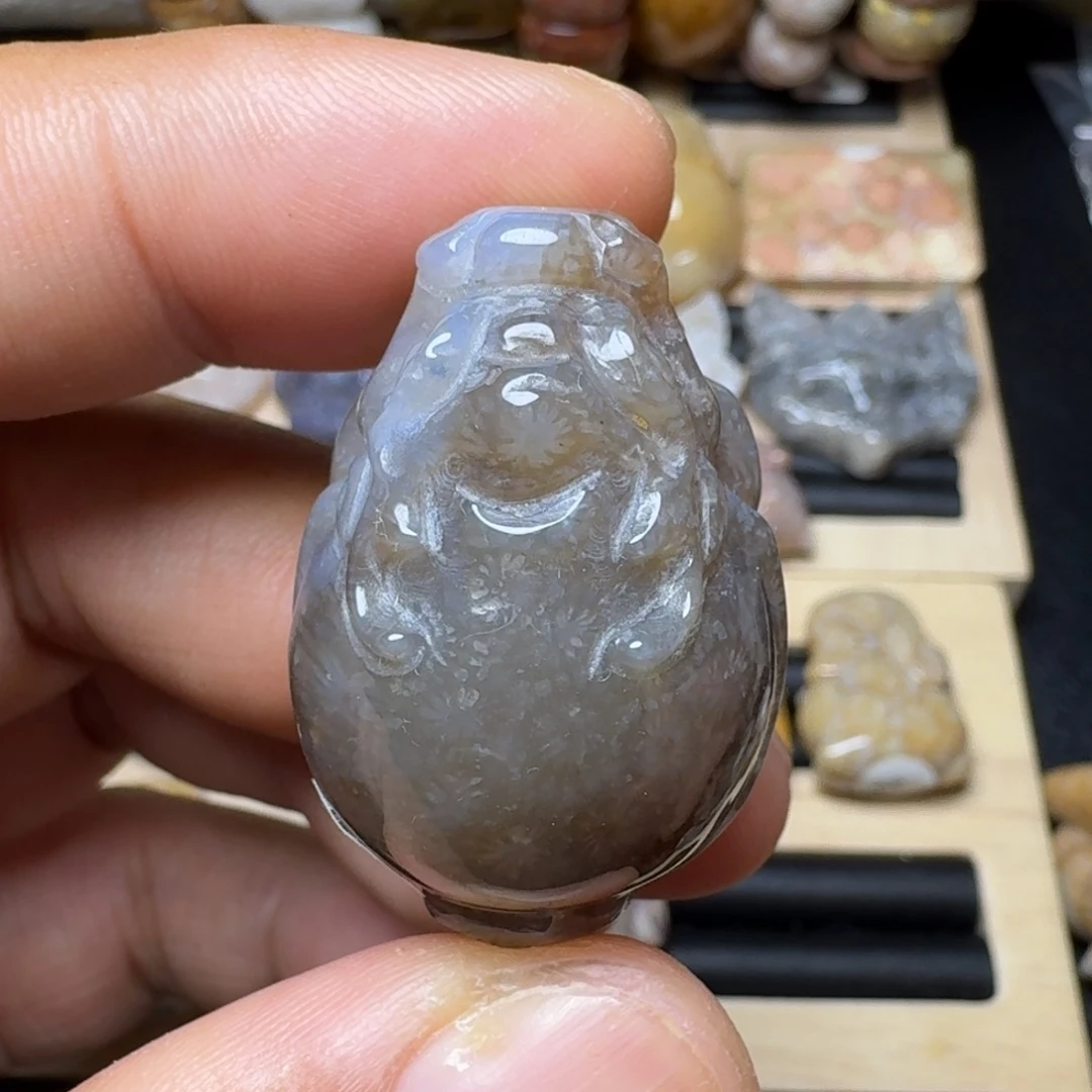 未镶嵌纯天然色有机玉石保真色硅化玉