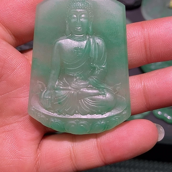 石英质玉（非洲翠）合金颈饰