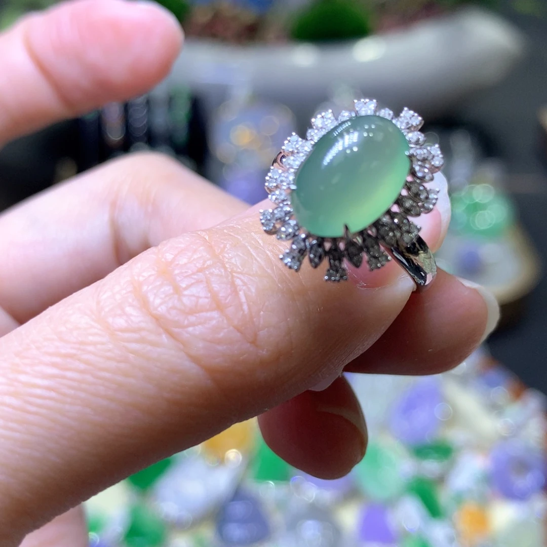 【闪购商品】翡翠颈饰18K金镶嵌翡翠吊坠项链