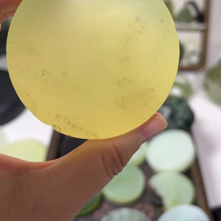 蛇纹石玉未镶嵌天然岫玉珠宝未镶嵌微瑕