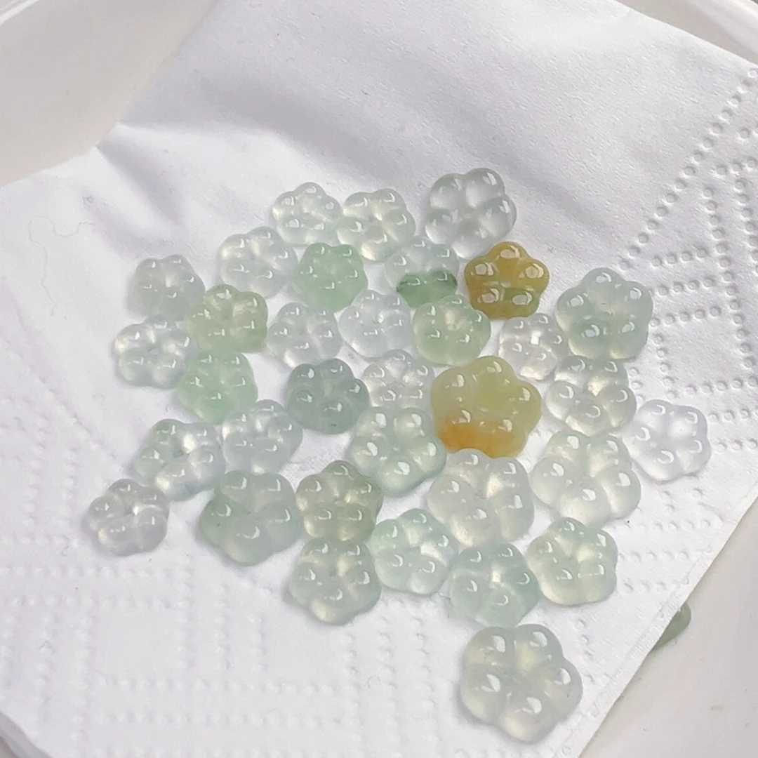 翡翠散珠五瓣花一个