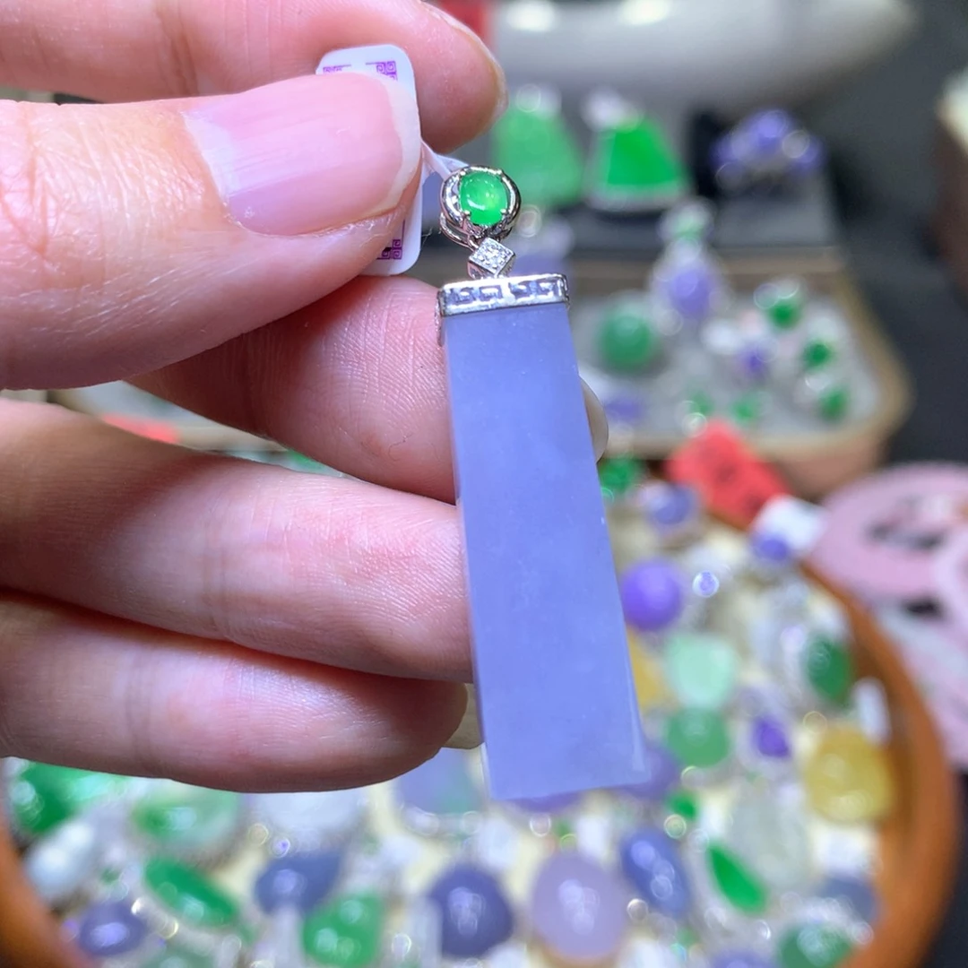 【闪购商品】翡翠颈饰18K金镶嵌翡翠吊坠项链