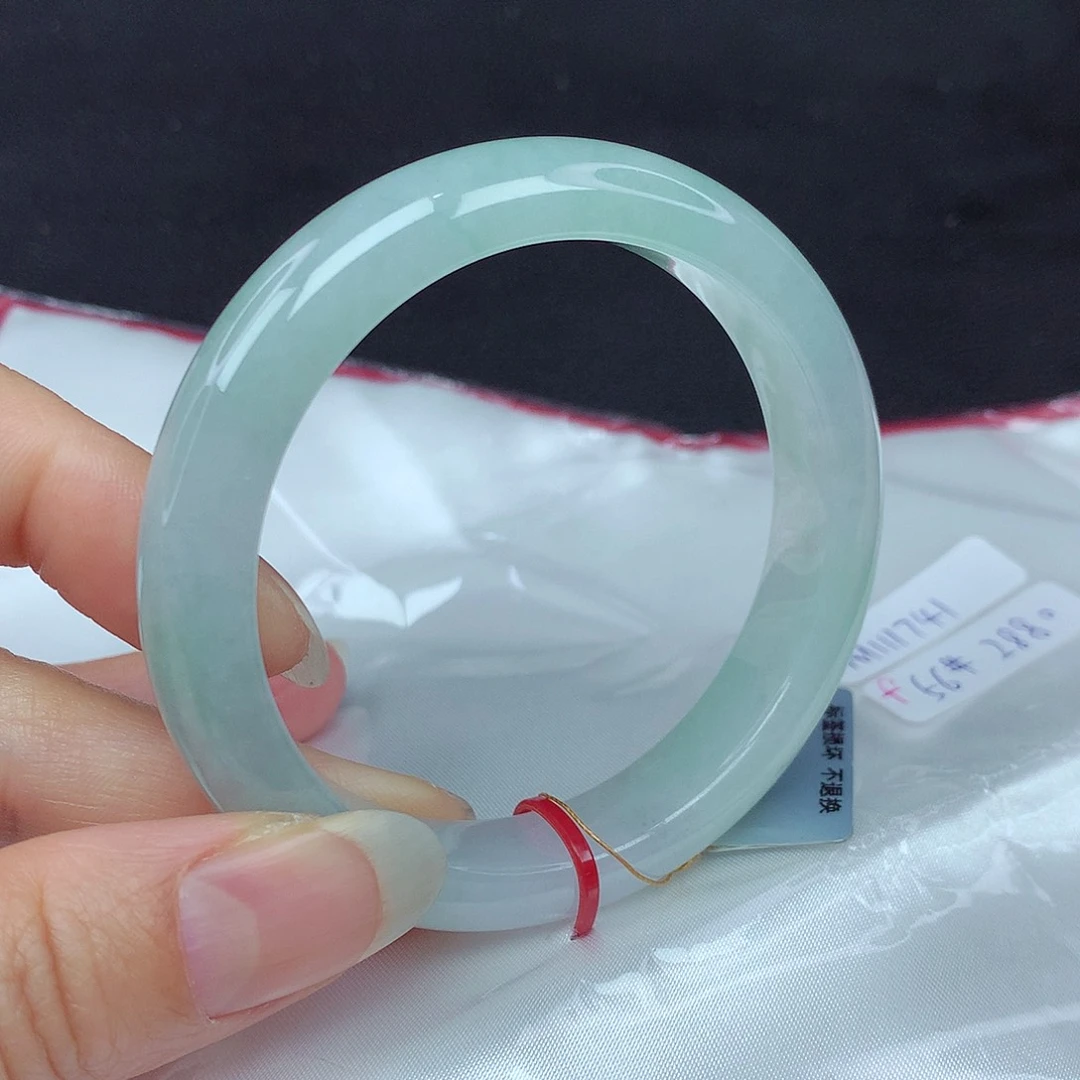 翡翠手镯未镶嵌56圈741