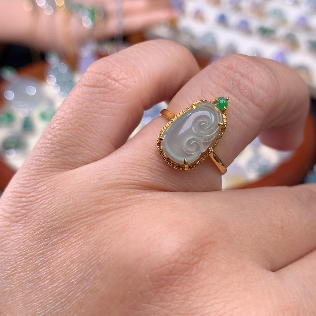 18K金镶嵌戒指翡翠如意戒指