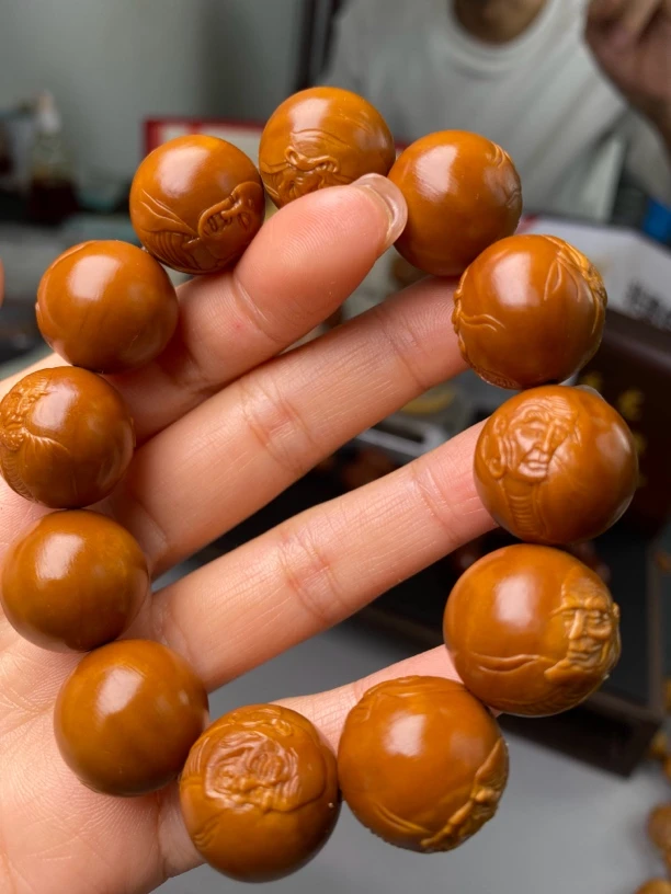 橄榄核正圆十八罗汉