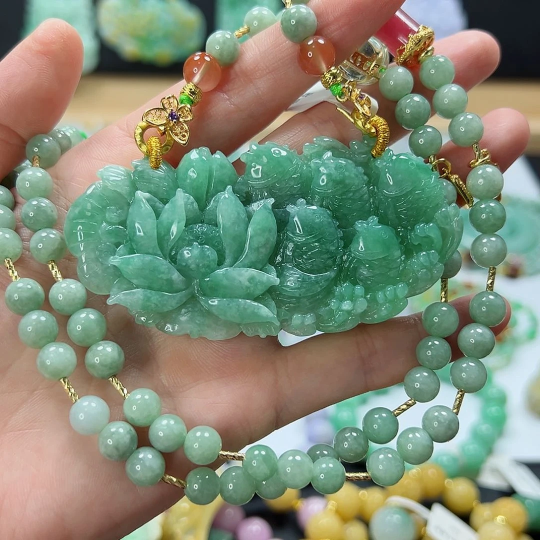 颈饰未镶嵌翡翠吊坠