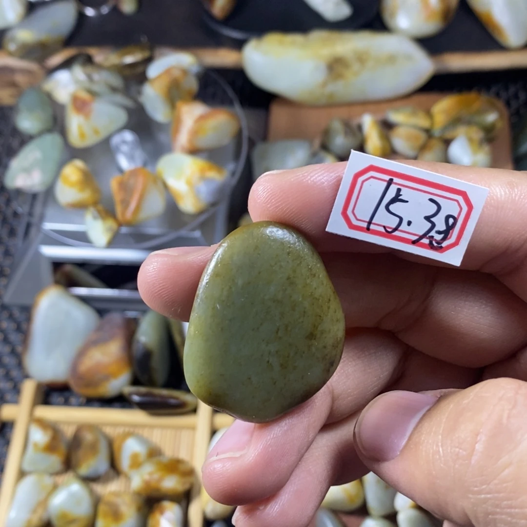 和田玉（糖玉）未镶嵌挂件