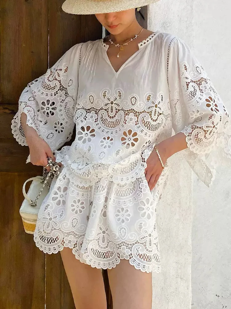 【南希】刺绣镂空名媛小香风套装女设计感法式白色蕾丝衫南油女装夏