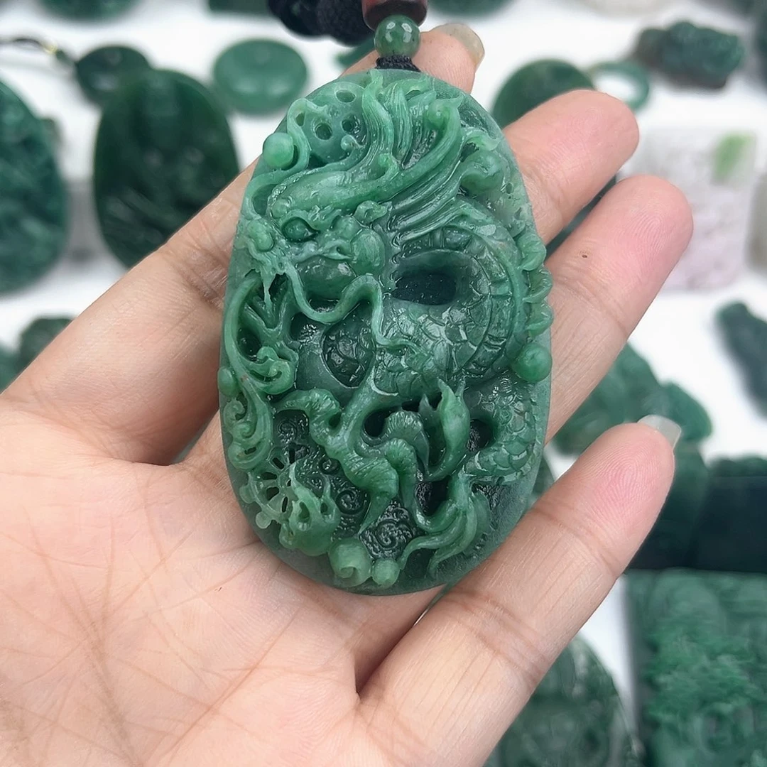 独山玉未镶嵌颈饰、***过