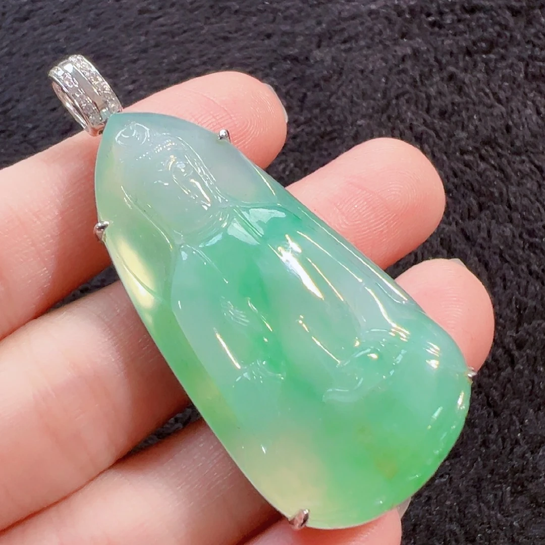 翡翠18K金镶嵌颈饰签收后24小时鉴赏期