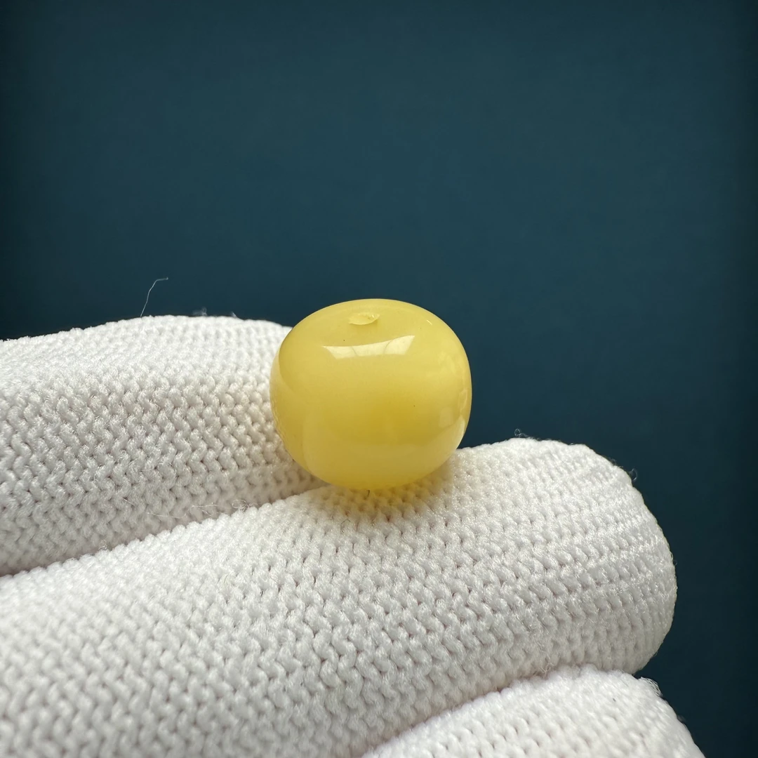 D1035天然原矿蜜蜡 【微瑕】老型12.3*9.6mm支持鉴定 假一罚十