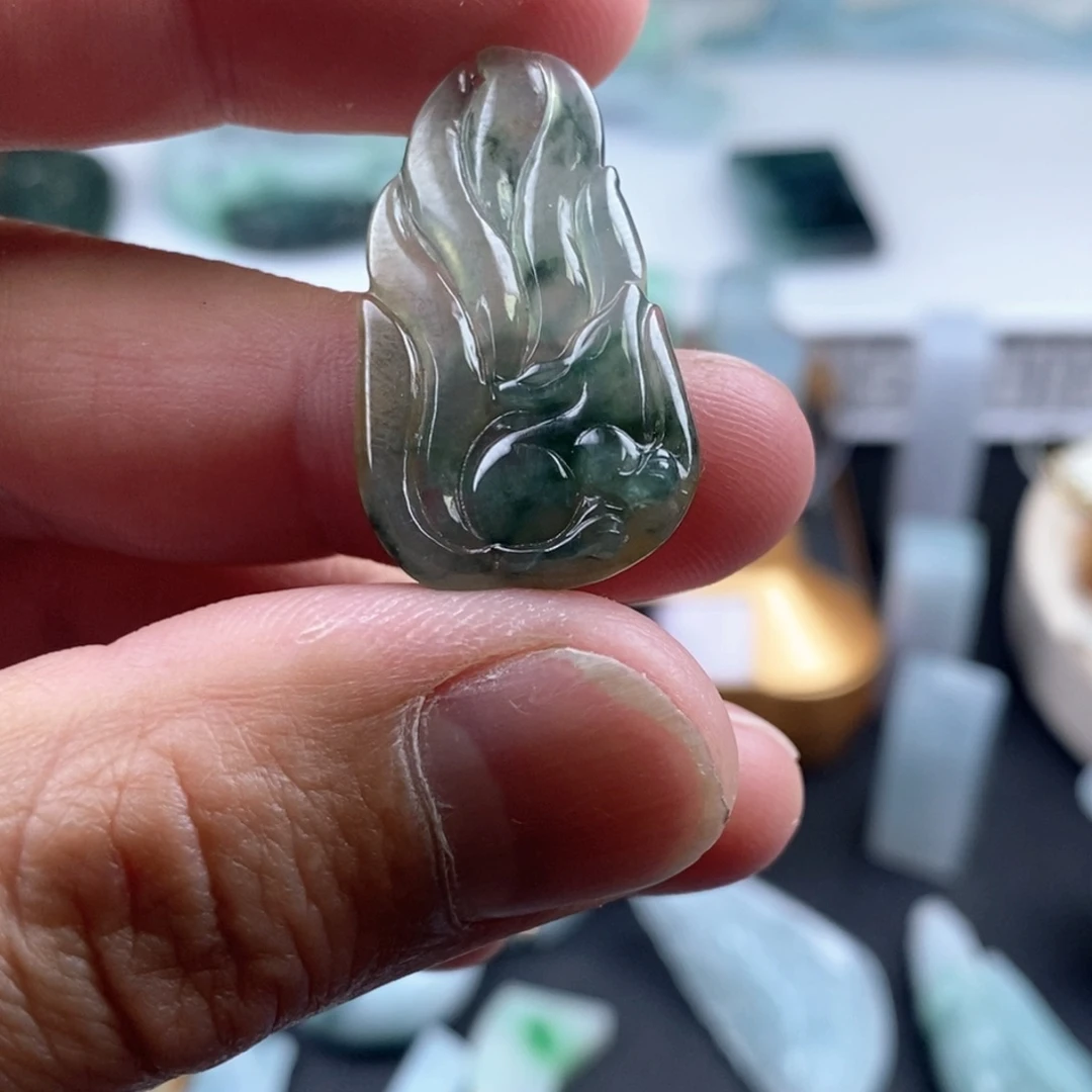 翡翠未镶嵌吊坠(不含链)