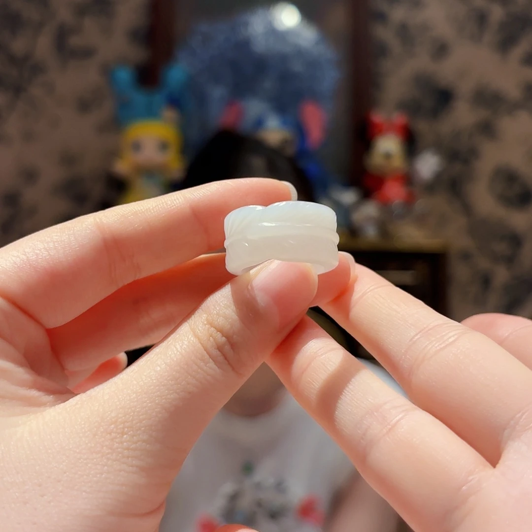 秦***胖和田玉未镶嵌戒圈14 15圈口