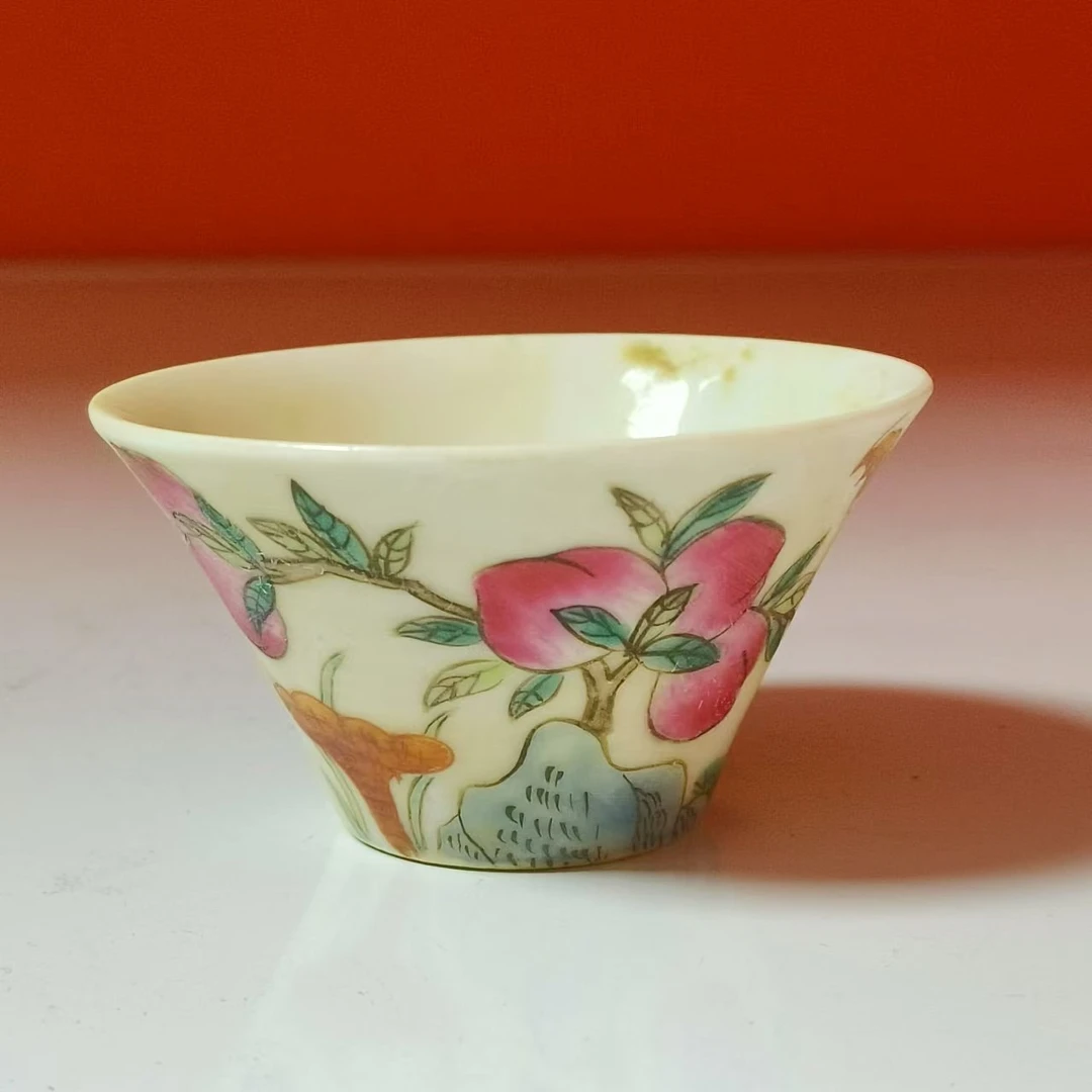 清同治 粉彩蝠寿纹马蹄杯