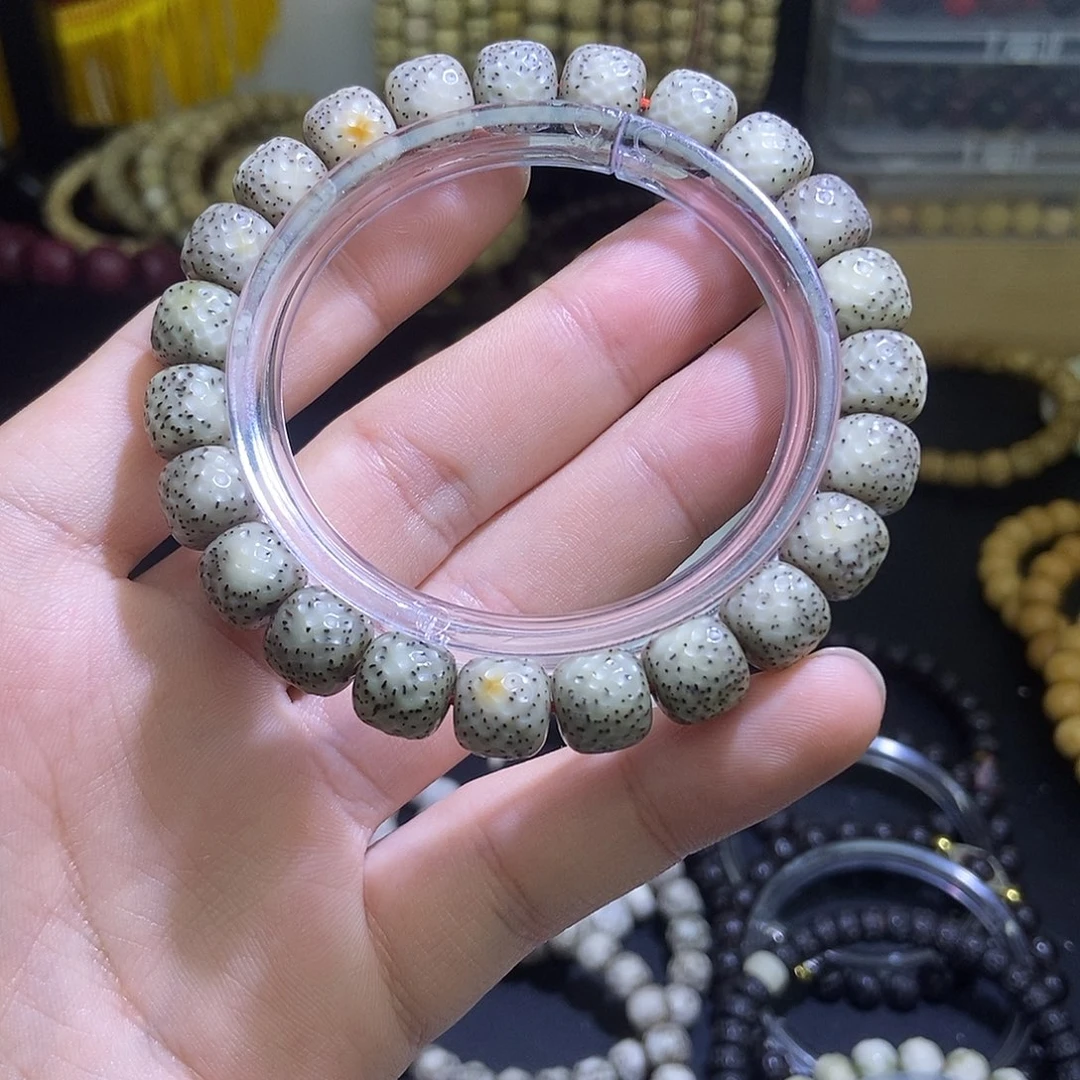 吊坠星月菩提双留白石玉龙鳞