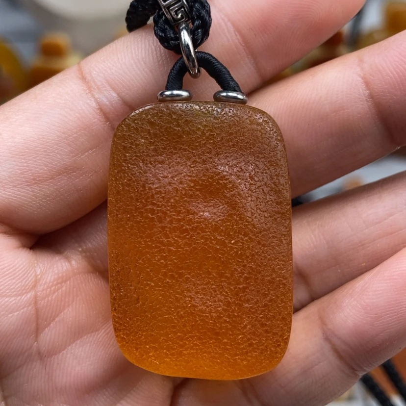 【闪购商品】琥珀颈饰未镶嵌
