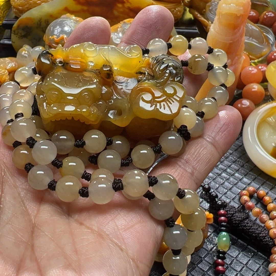 石英质玉未镶嵌颈饰