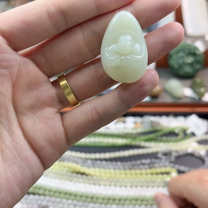 和田玉未镶嵌挂件佛