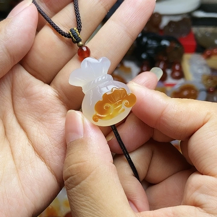 未镶嵌颈饰玛瑙/玉髓