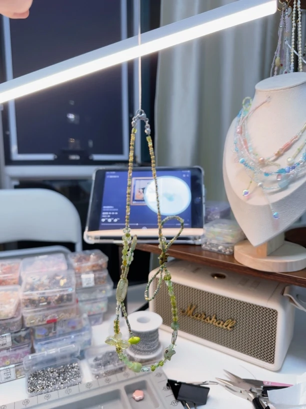 钛钢琉璃项链 纯手工米珠项链——绿野仙棕