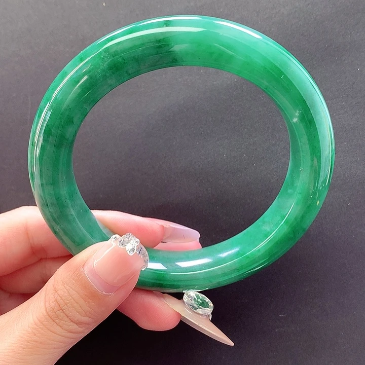 未镶嵌手镯石英质玉乱**人