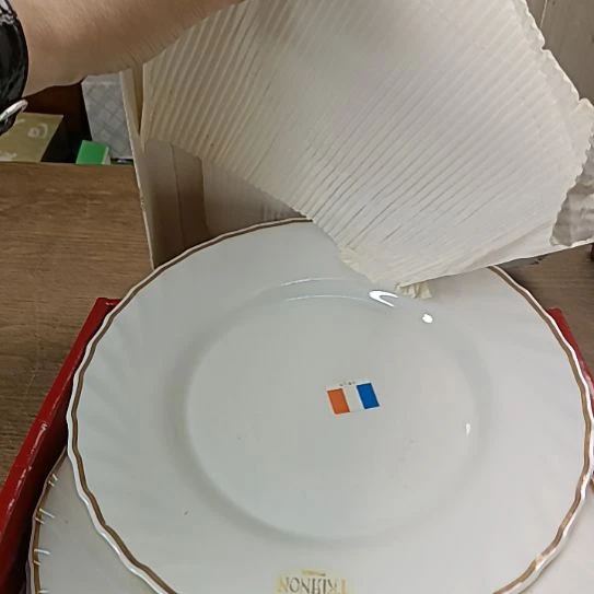 白**右中古品谨慎参拍，感谢支持