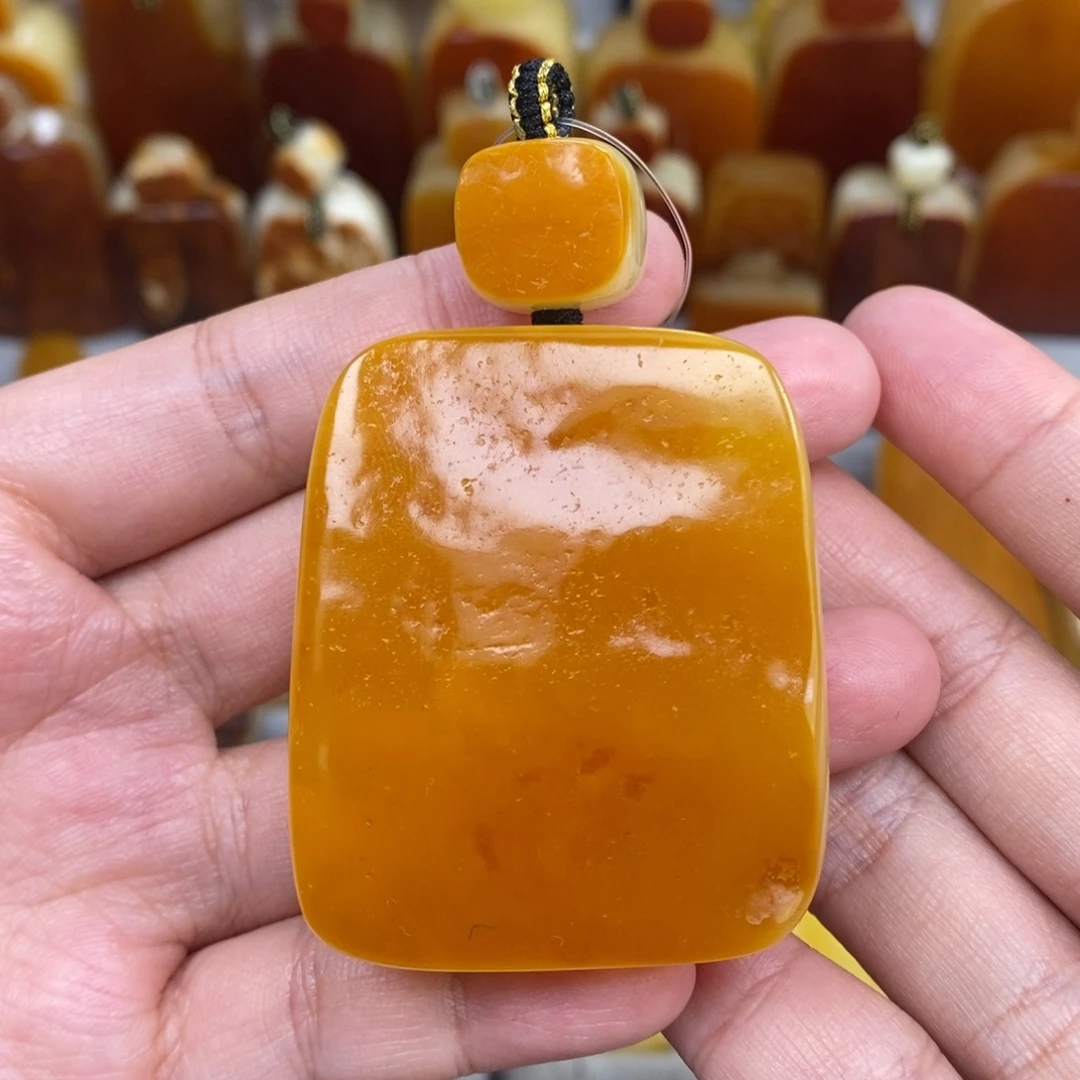 蜜蜡未镶嵌珠宝奇石