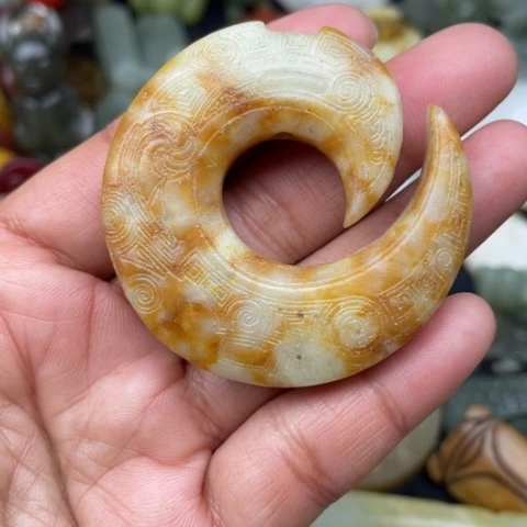 蛇纹石玉颈饰未镶嵌9