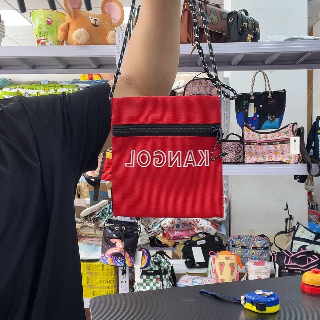 PU化妆包等产品和产品