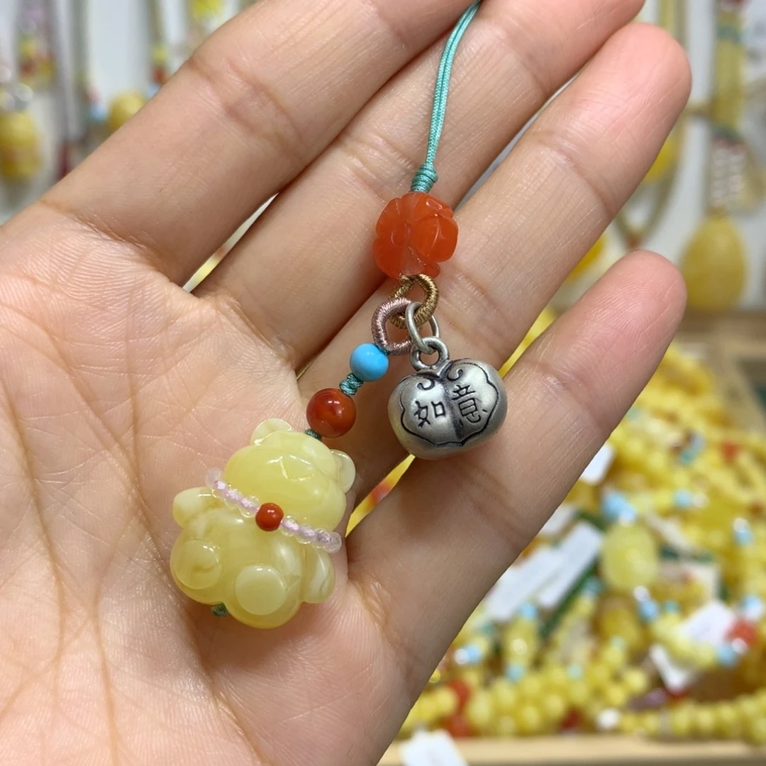 蜜蜡裸石足银镶嵌手机挂