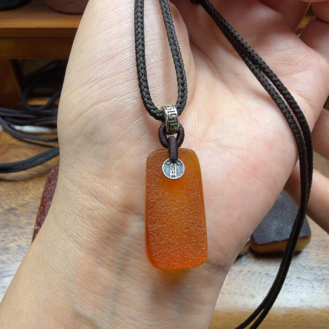 琥珀未镶嵌吊坠(赠链)