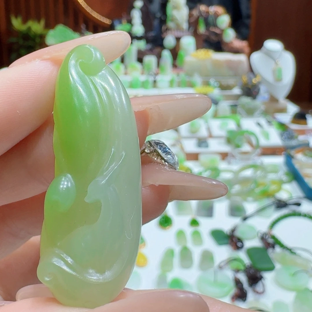 和田玉翠青灵狐未镶嵌