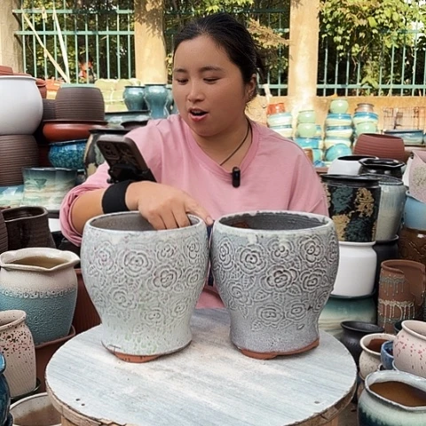 口18高20瑕疵两个盆。