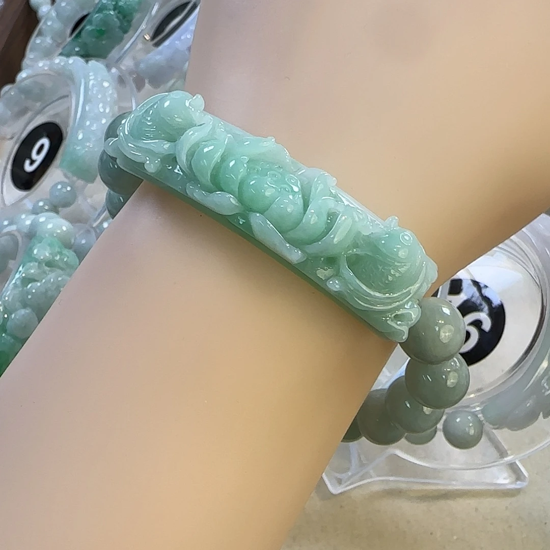 翡翠未镶嵌颈饰手牌5358