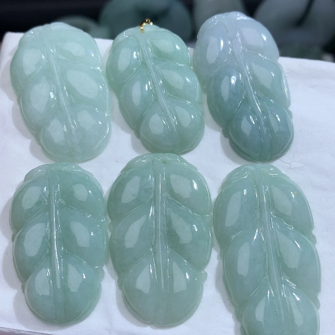 翡翠未镶嵌颈饰发1个