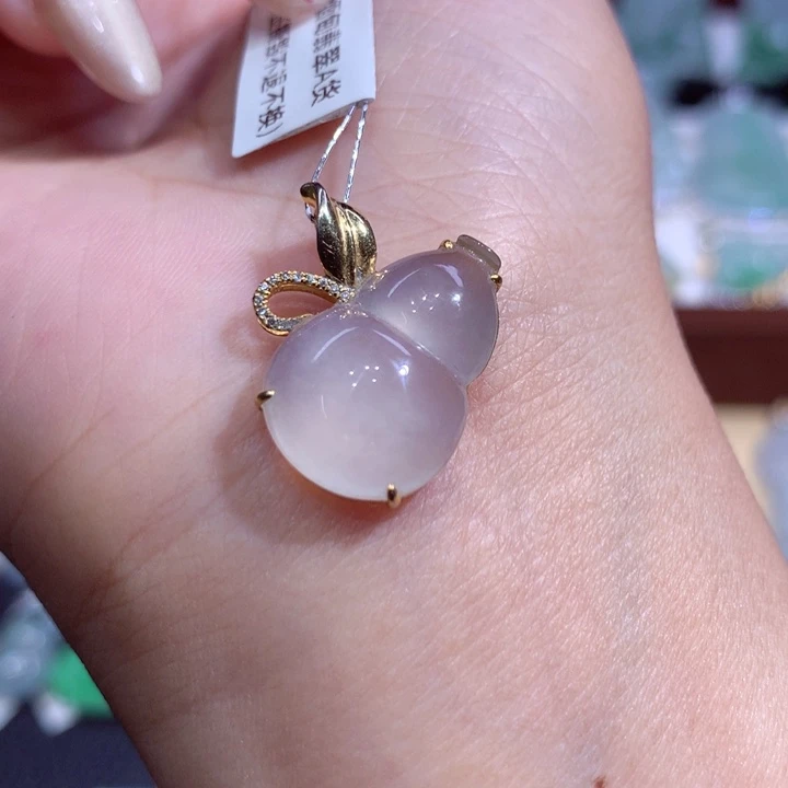 翡翠18K金镶嵌吊坠(不含链)葫芦