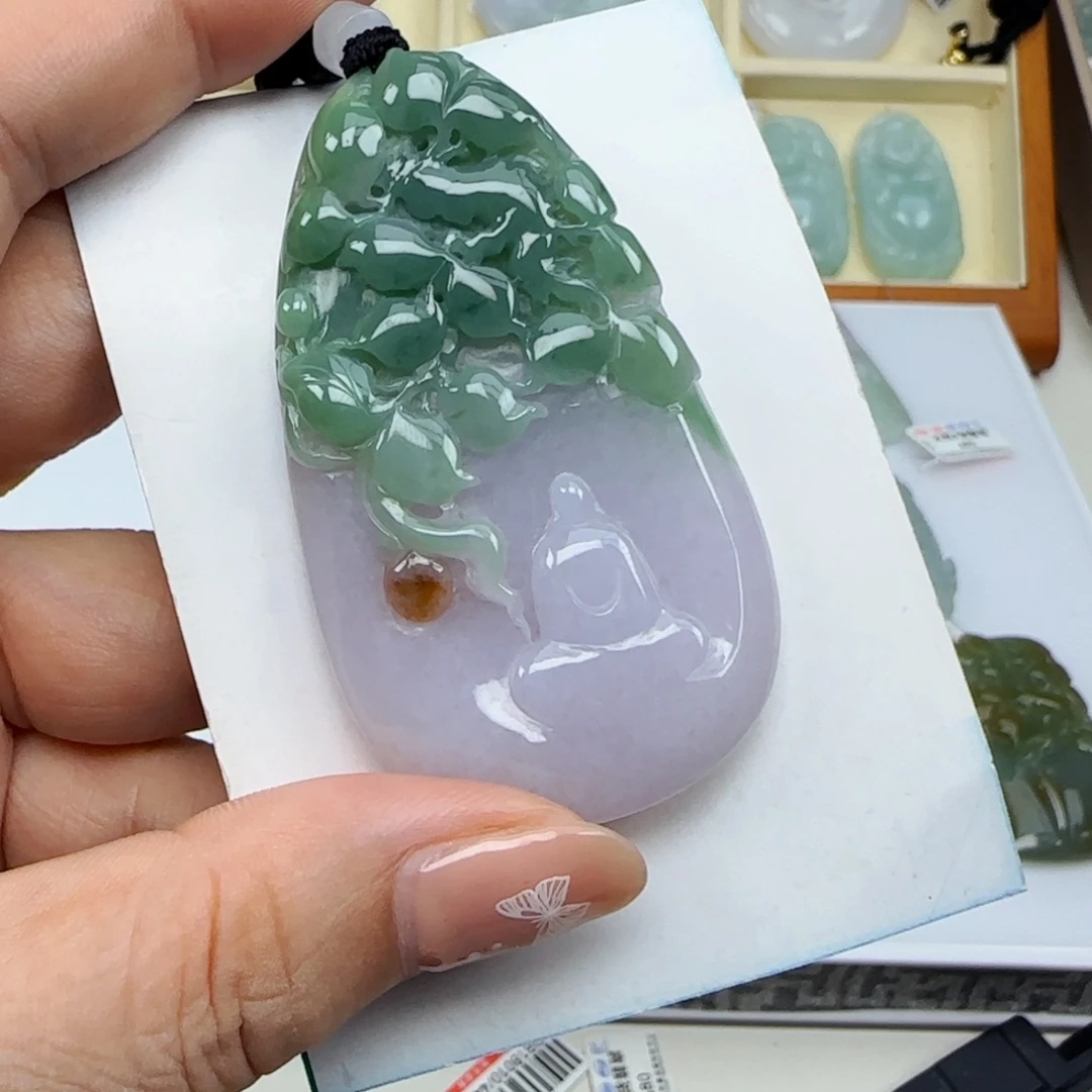 颈饰未镶嵌翡翠
