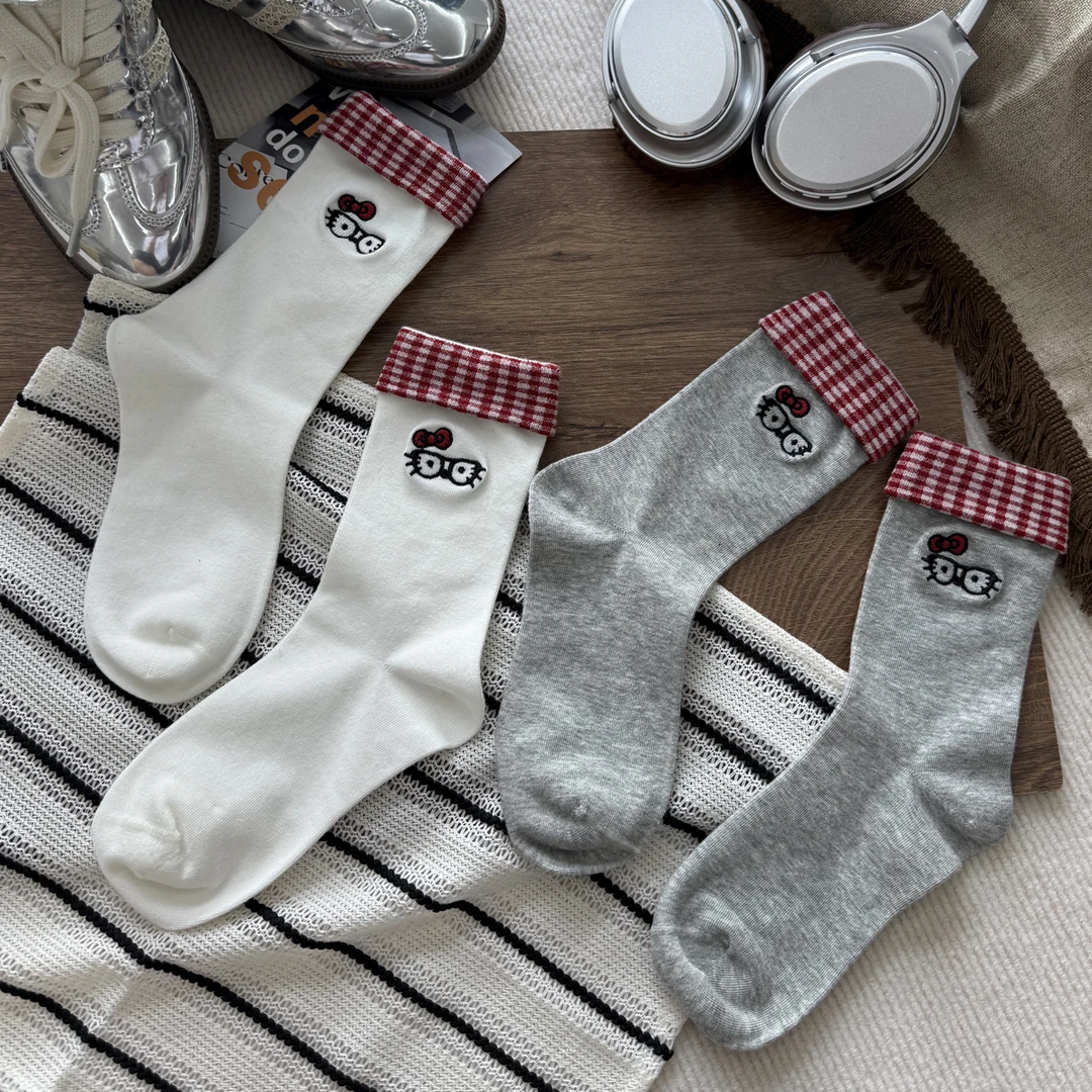 可爱卡通猫咪红格子可卷边中筒女袜百搭时尚